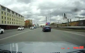 
ویدئویی کامل از لحظه تصادف یک رنج روور با نیسان قشقایی