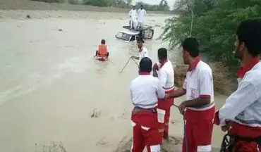 معجزه در دل سیلاب؛ ۸ نفر از چنگال مرگ نجات یافتند!
