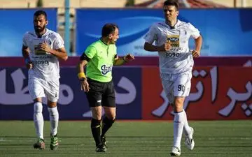 خطردر کمین 3 بازیکن آبی پوش