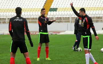 تصمیمات لیکنز صدای تراکتوری‌ها را درآورد