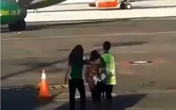 اقدام عجیب مسافر پس از نرسیدن به پروازش! +فیلم 