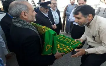 استقبال با شکوه مردم از ورود پرچم و کاروان خدام رضوی به شهرستان کنگاور +تصاویر