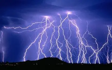 برخورد صاعقه در شهرستان گچساران جان یک نفر را گرفت