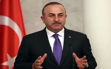 وزیر خارجه ترکیه: فرانسه در برخورد با تروریسم استاندارد دوگانه دارد