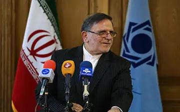 صحبت‌های ارزی رئیس کل بانک مرکزی در حاشیه جلسه ستاد اقتصادی دولت + فیلم