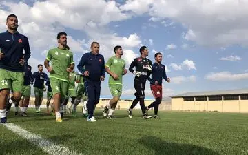  استقبال از دایی در اولین تمرین سایپا