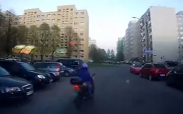 زنی که با کیف خود یک دزد را دستگیر کرد + فیلم