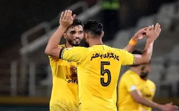 پیروزی سپاهان مقابل صنعت نفت آبادان در پایان نیمه نخست