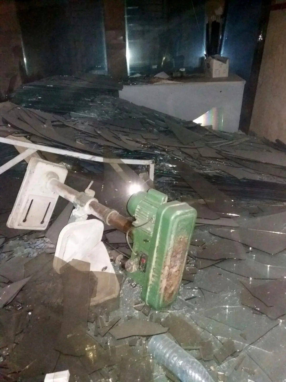 
زلزله به برخی مناطق ‌رومشکان در لرستان خسارت زد + عکس‌ 