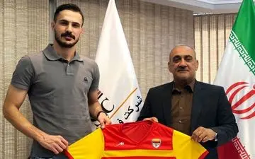 مدافع فولاد خوزستان قراردادش را تمدید کرد
