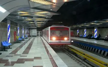 بهره‌برداری کامل از خط یک مترو تبریز با رسیدن مترو به ایستگاه لاله
