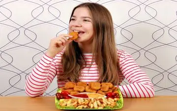 «رژیم غذایی» متهم ردیف اول در قاعدگی زودهنگام دختران