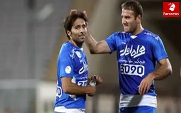 باشگاه استقلال هنوز پولی به مهاجم خود پرداخت نکرده است.