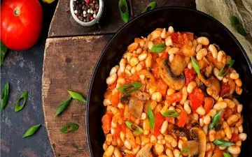 طرز تهیه خوراک لوبیا سفید رستورانی؛ لذیذ، مقوی و ساده برای همه سلیقه‌ها