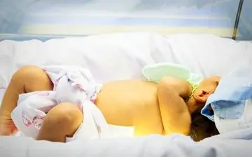 تو حاملگی چی بخورم که بچه ام زردی نگیره؟