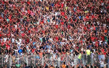 حضور پنهانی 4 دختر، بر روی پشت بام استادیوم شهید وطنی! عکس