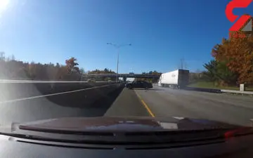 تصادف پیرمرد 89 ساله با یک تریلی / این پیرمرد بعد از این تصادف زنده ماند + فیلم 