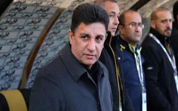 ظاهر عجیب امیر قلعه‌نوعی برای فرار از هواداران در تبریز! +عکس