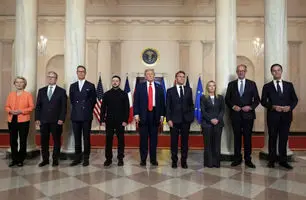 ویدیو | سردی روابط در اجلاس ناتو؛ عکس یادگاری بدون لبخند رهبران با ترامپ