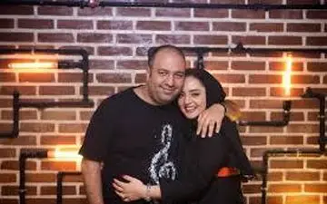 عکس یادگاری علی اوجی و نرگس محمدی با احسان خواجه امیری و همسرش