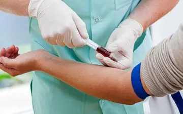 ۸ حقیقت با یک آزمایش خون ساده که شما را شگفت زده می کند