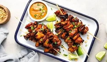 طرز تهیه جوجه کباب با مرینیت بادام زمینی مرحله‌به‌مرحله