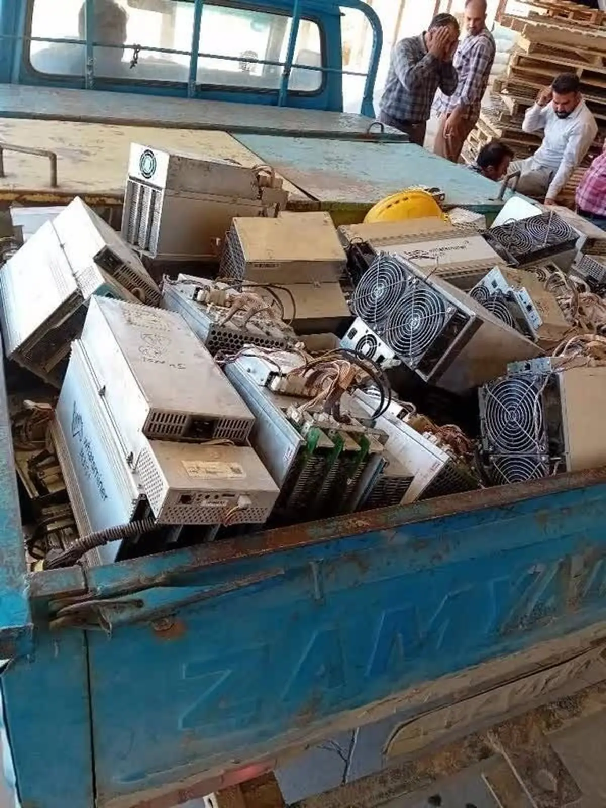 کشف ۵۶ دستگاه ماینر از یک سردخانه در مراغه