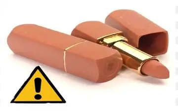 از عوارض خطرناک استفاده از رژلب‌های قاچاق خبر دارید؟