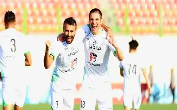 تلاش کادرپزشکی ذوب‌آهن برای آماده شدن مهاجم صرب