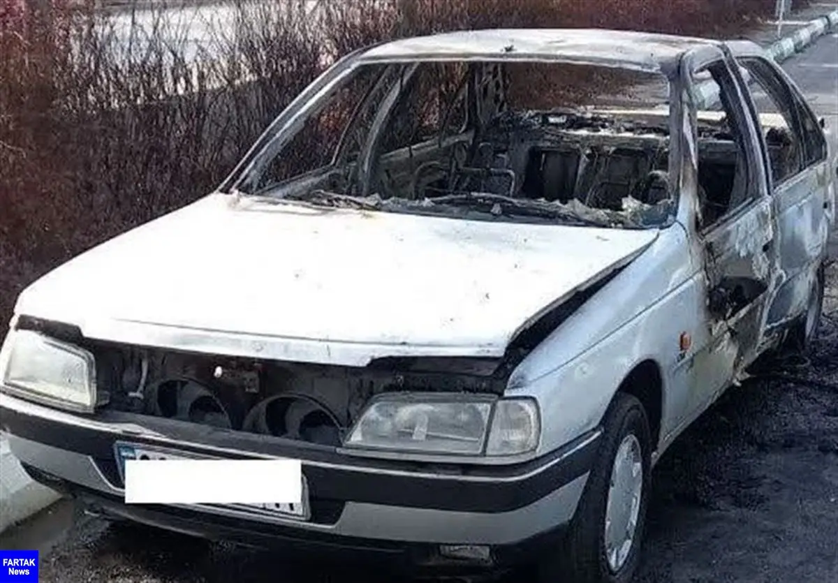 آتش‌سوزی خودروی حامل دانش‌آموزان در مشهد/ دانش‌آموزی آسیبی ندید‌