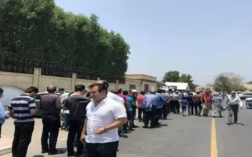 عکس/ استیلی در صف رای گیری در دبی