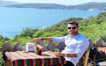 حرکات موزون مرتضی پورعلی گنجی با پیراهن رکابی وسط جنگل + ویدئو