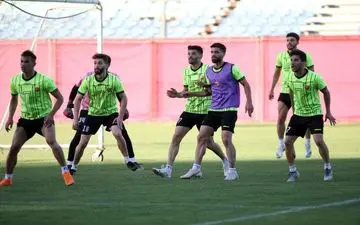 سرلک شبانه به منامه رفت