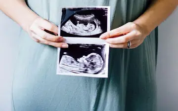 علائم پایین بودن جنین در بارداری چیست؟