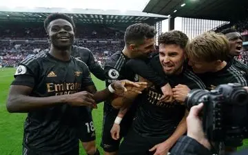 بازگشت آرسنال به صدر جدول با کامبک مقابل استون ویلا
