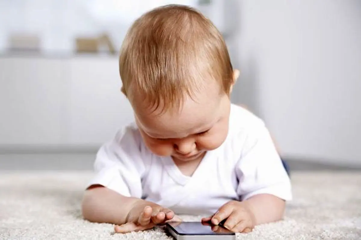 نتایج یک مطالعه جدید درباره اثر موبایل های هوشمند بر کودکان