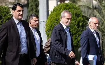 پزشکیان: تلاش می‌کنیم مشکل سوخت نیروگاه‌ها را حل کنیم

