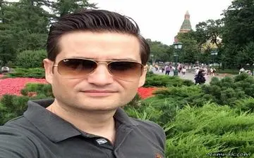 تیپ و ژست عجیب بازیگر مشهور و همسرش در کوهستان+عکس