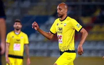 هافبک فرانسوی سپاهان، گزینه خارجی استقلال برای فصل جدید