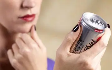 چقدر نوشابه رژیمی مصرف کنیم برایمان بی ضرر است؟