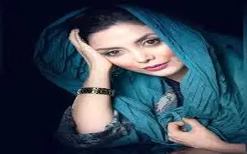 تصویری از رویا میرعلمی در یک نمایش (عکس)