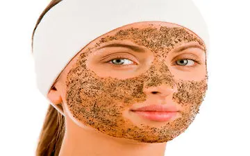 اسکراب صورت: فواید و نحوه ی استفاده از آن 