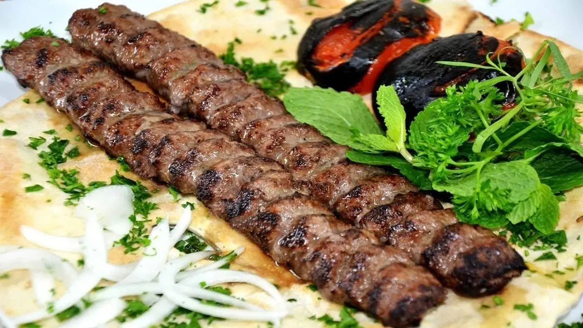 طرز تهیه کباب کوبیده با دل مرغ؛ 3 روش ساده رستورانی + ترفندها