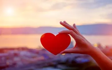 ۹ علامت هشداردهنده که نشان می‌دهند فردی به شما علاقه‌ای ندارد!