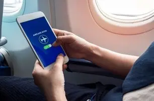 چرا باید در هواپیما گوشی را روی حالت پرواز قرار دهیم؟ + ویدئو