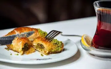 برای مهمونیا با چای چی سرو کنیم؟