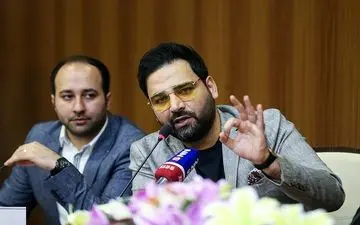 احسان علیخانی: برخی از مجریان بدونِ هیچ آزمون و خطایی، برنامه زنده اجرا می‌کنند