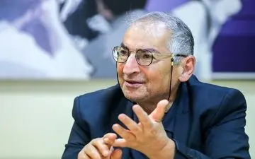 دادگاه صادق زیباکلام را مجرم شناخت