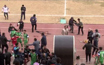  فرار داور بازی شهید قندی یزد و خیبر خرم‌آباد بعد از سوت پایان