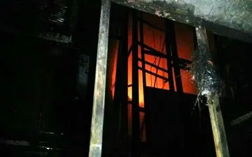 حریق شبانه چندین مغازه در بازار تهران